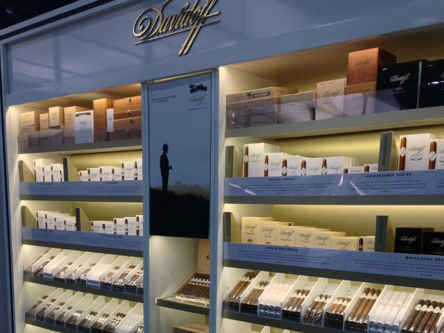 Cigar display case